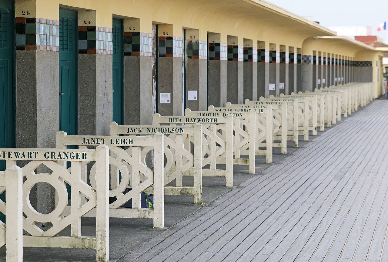 Les cabines de plage aux noms des cinéastes