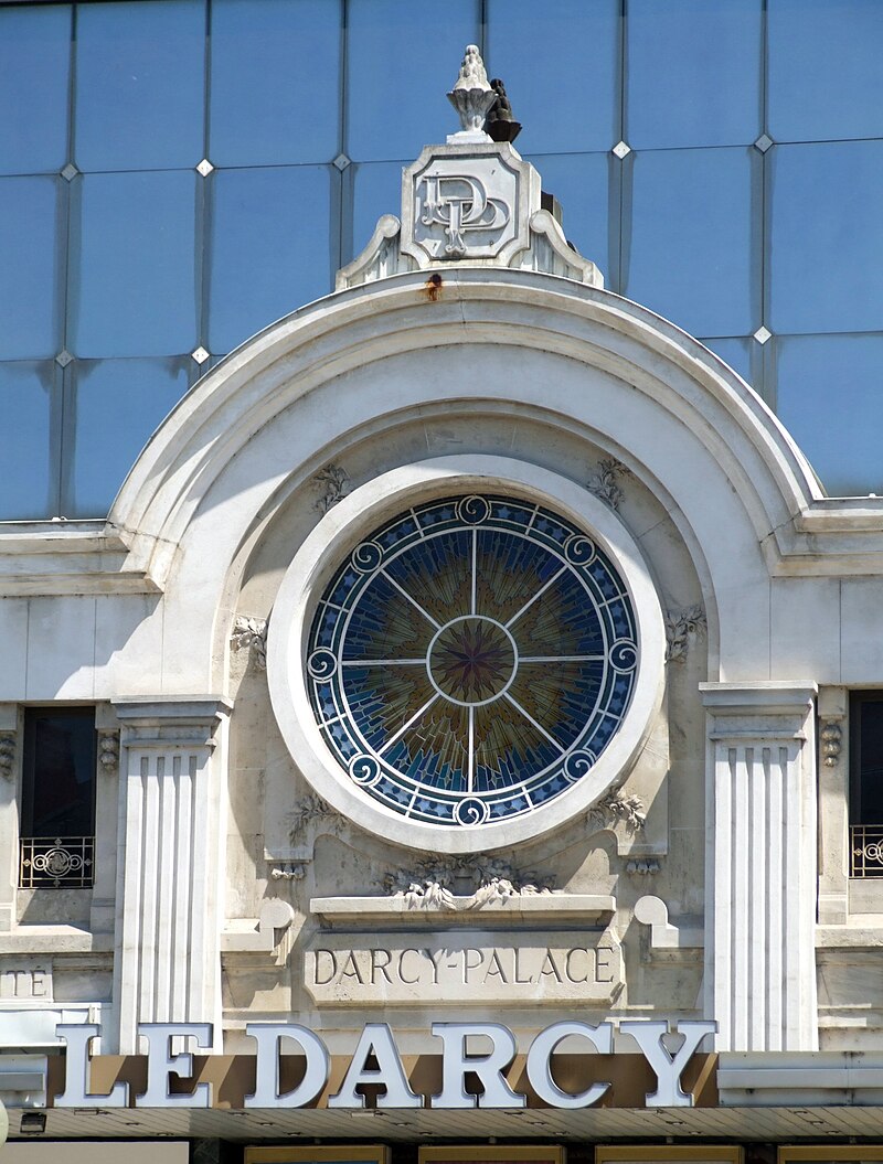 Détail de la façade Le Darcy