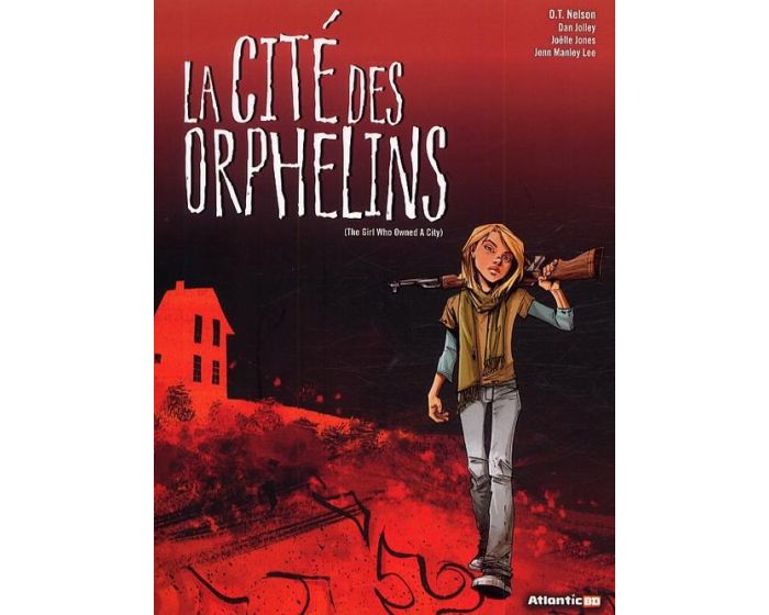 Image d'une jeune fille avec un fusil à l'épaule