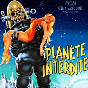 Un robot qui porte une femme