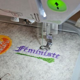 détails sur l'atelier Découverte FabLab - Patch et affiche sur les droits des femmes