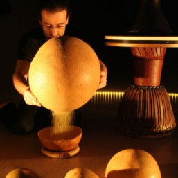 Détails sur le spectacle Monsieur Pouce met son chapeau