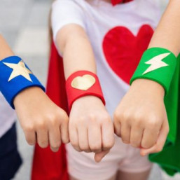 détails sur les Histoires créatives spéciales bracelet des héros