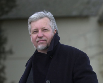 Vers l'article sur Dan Simmons