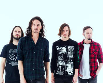 vers l'article sur Gojira