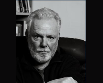 vers le portrait de Peter May