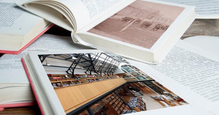 Deux livres avec des photos de la Ferme du Buisson