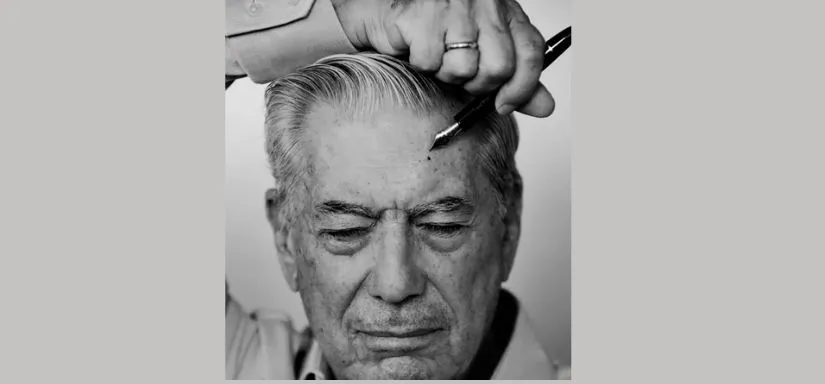 Portrait en noir et blanc de mario Vargas Llosa